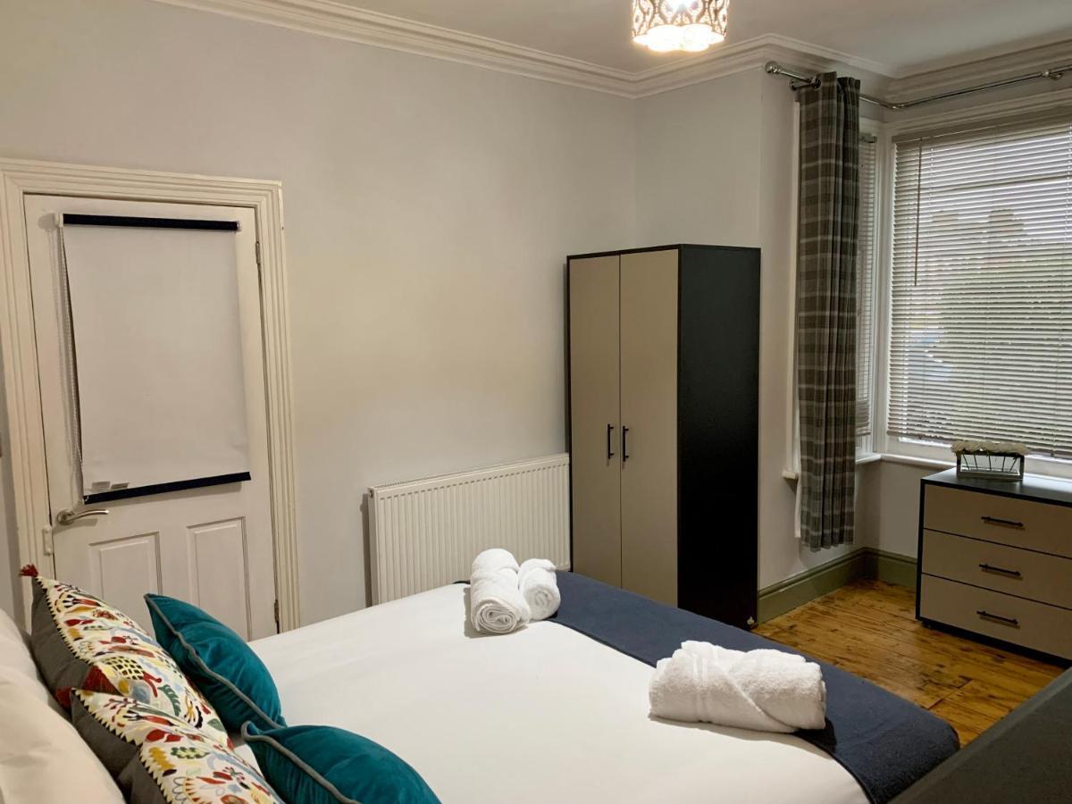 Stamer House By Yourstays, Stylish Quirky House, With 4 Double Bedrooms, Book Now! Stoke-on-Trent Exterior foto